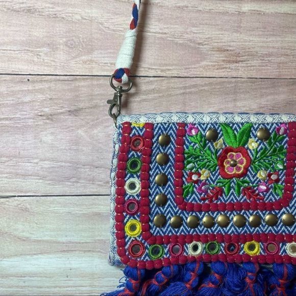 AMERICA‎ & Beyond Crossbody Purse - Picture 2 of 7